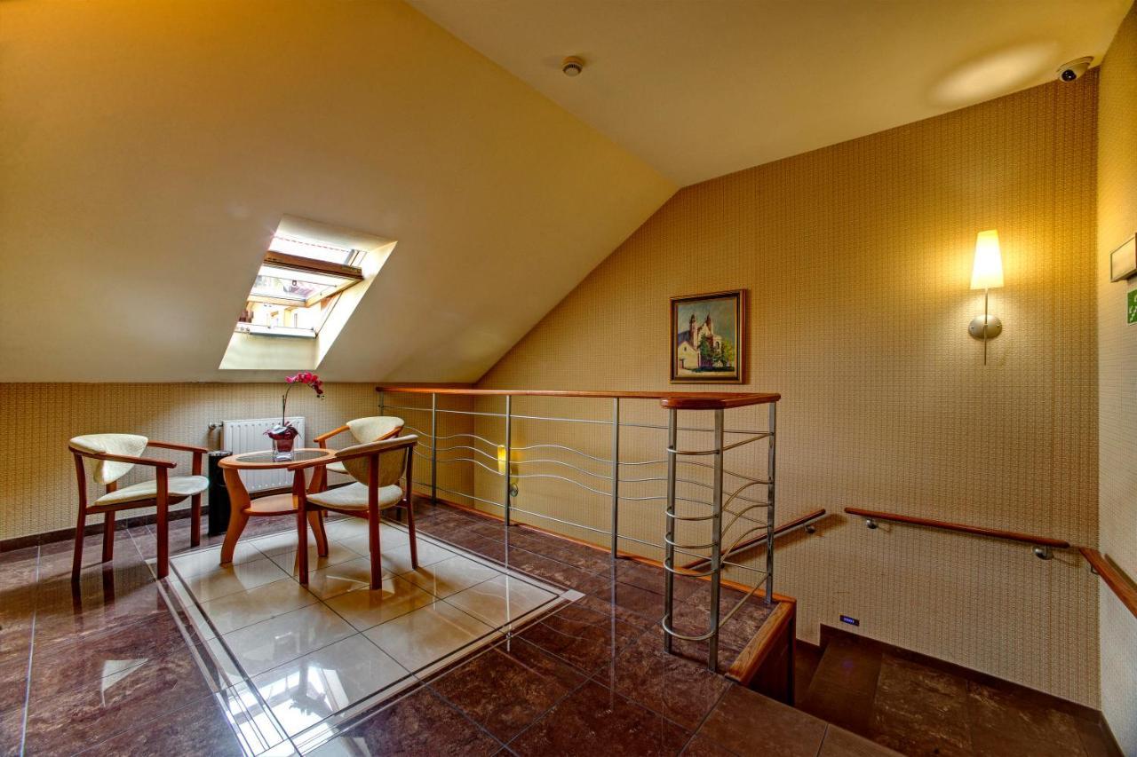 Hotel "Piast" Tuczempy Exterior foto