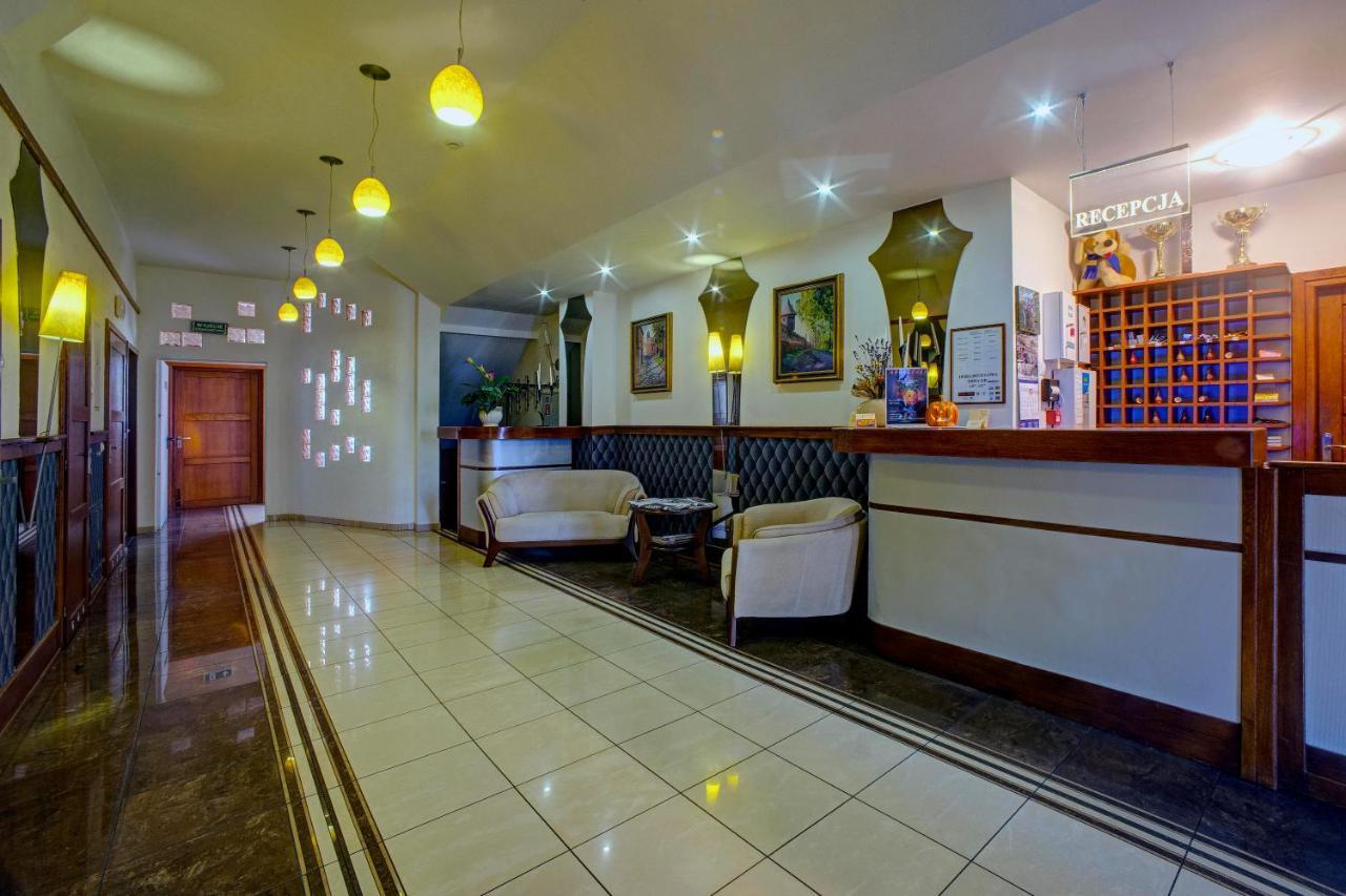 Hotel "Piast" Tuczempy Exterior foto