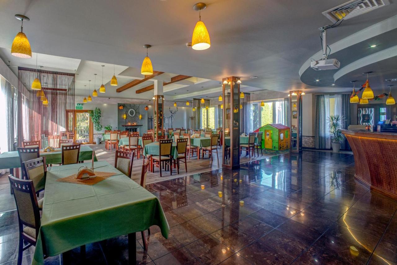 Hotel "Piast" Tuczempy Exterior foto
